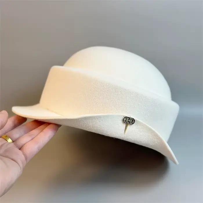Chapeau en laine pour femmes