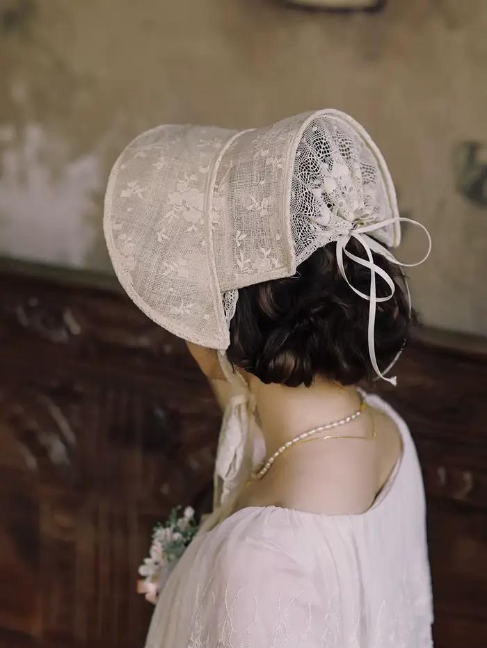 Chapeaux en dentelle au design original pour femmes