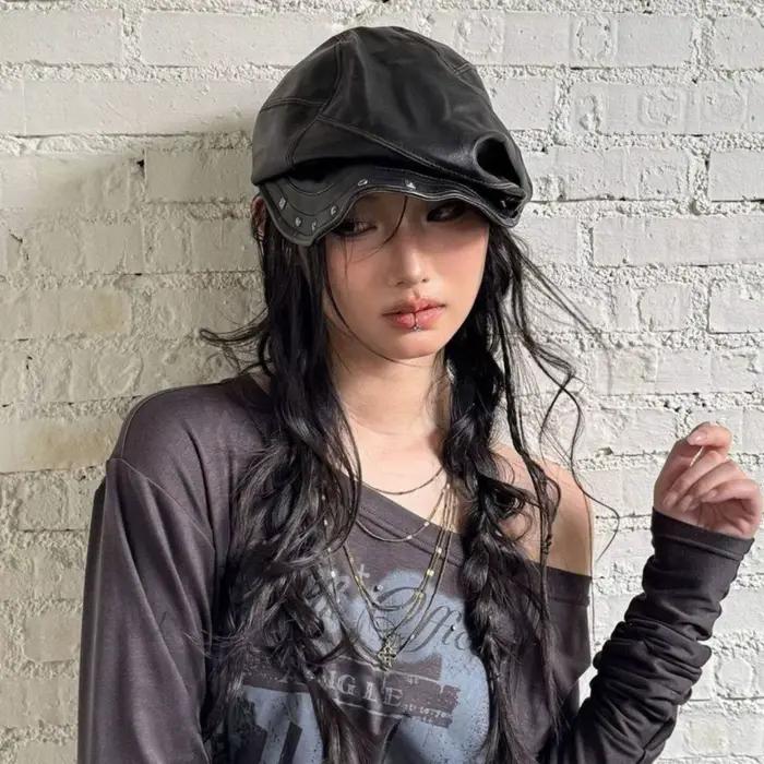 Casquette de style newsboy en cuir de haute qualité avec rivets métalliques pour hommes et femmes