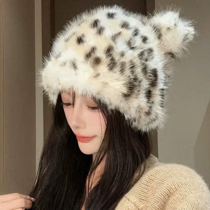 Chapeau en fausse fourrure de luxe à imprimé léopard avec des oreilles mignonnes
