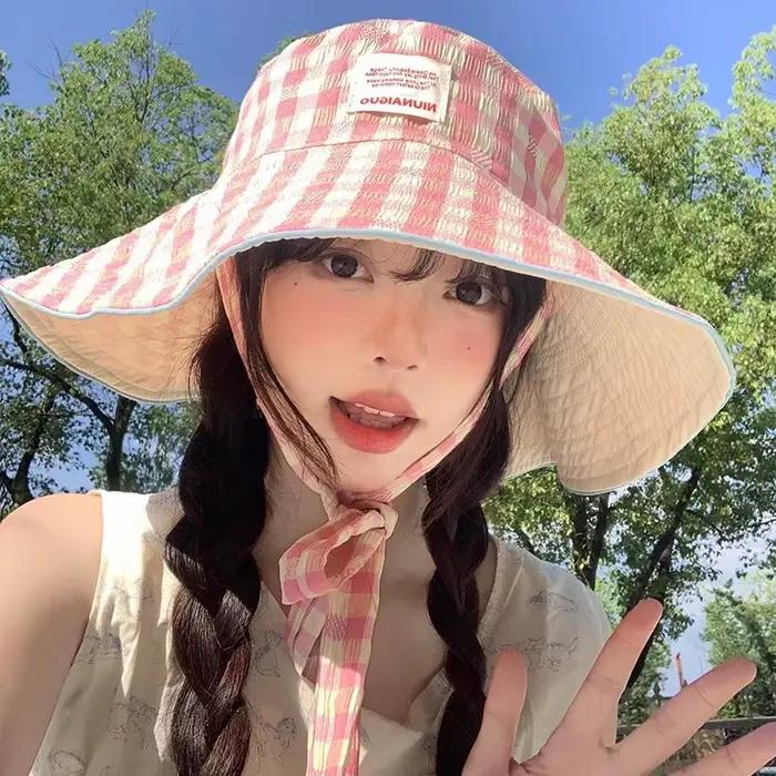 Chapeau de seau à carreaux double face en lin pour femmes, protection solaire, bord large avec lacets, idéal pour les plages et les aventures estivales