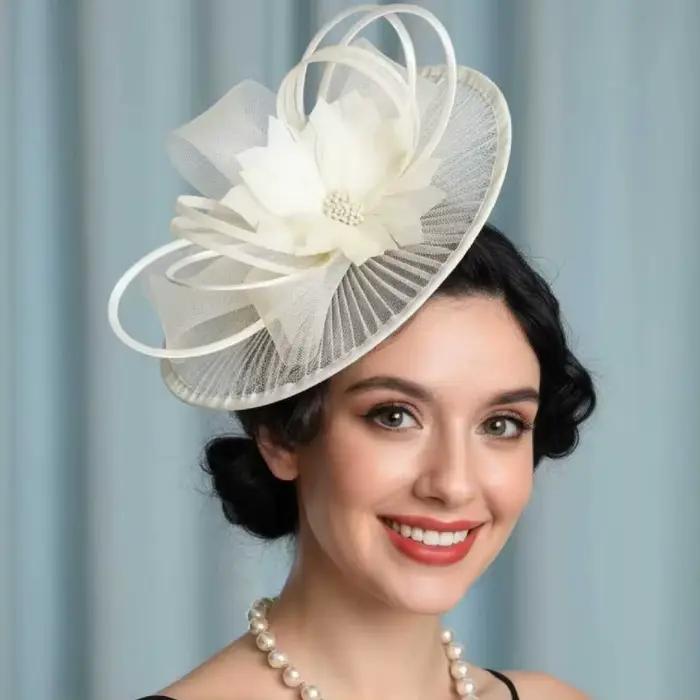 Chapeau bibi rétro pour femme orné de fleurs accessoire de tête élégant pour fêtes mariages événements courses et occasions spéciales