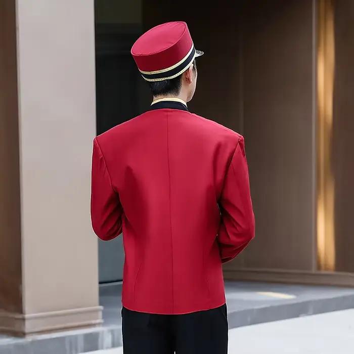 Chapeau de réception d'hôtel rouge pour hommes