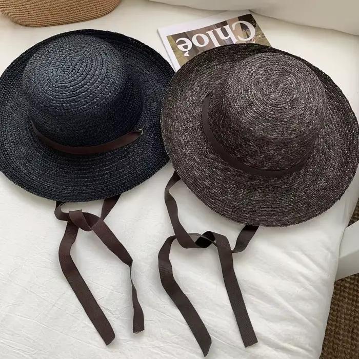 Chapeaux de paille élégants noirs à long ruban pour femmes