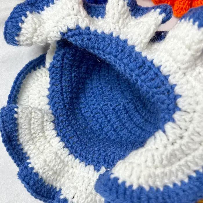 Chapeau seau conique au crochet fait à la main
