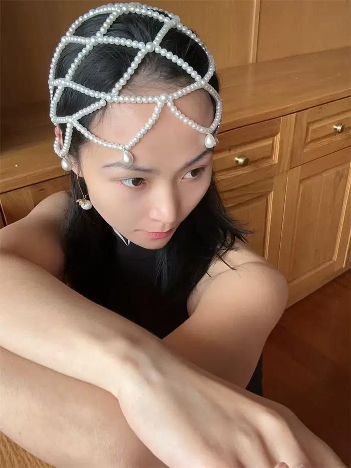Chapeau tissé de perles blanc fait à la main pour femmes