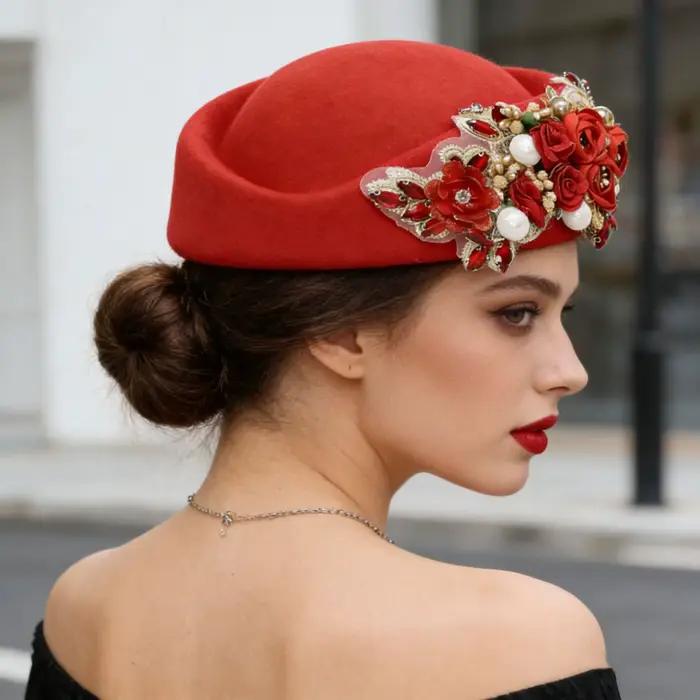Chapeaux de luxe en feutre avec strass et fleurs pour femmes