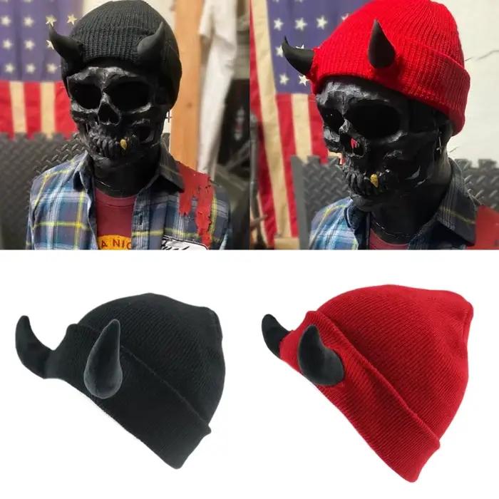 Bonnet d'Halloween en corne maléfique pour l'hiver