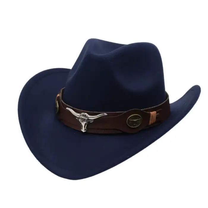 Chapeau de cowboy en feutre style ethnique avec bande de vache