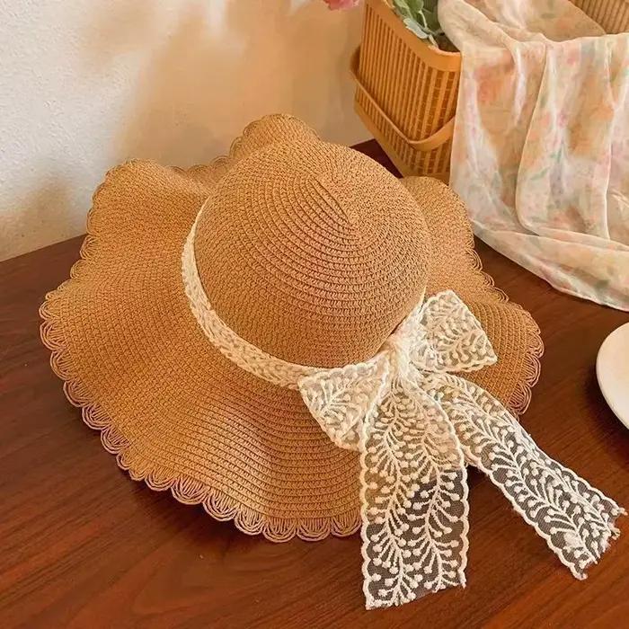 Chapeau de soleil en paille à large bord pour femme avec nœud en dentelle tulipe