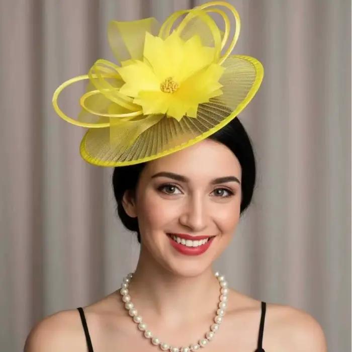 Chapeau bibi rétro pour femme orné de fleurs accessoire de tête élégant pour fêtes mariages événements courses et occasions spéciales