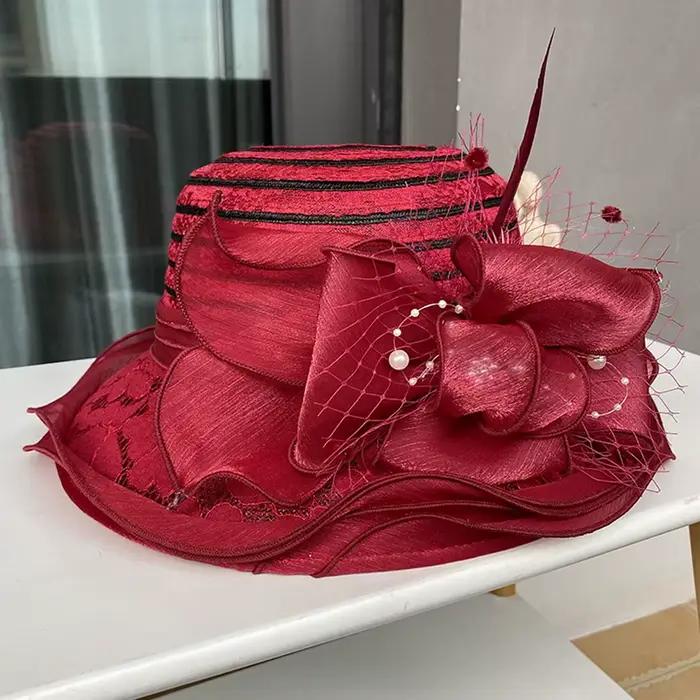Chapeau d'église élégant pour femme à large bord