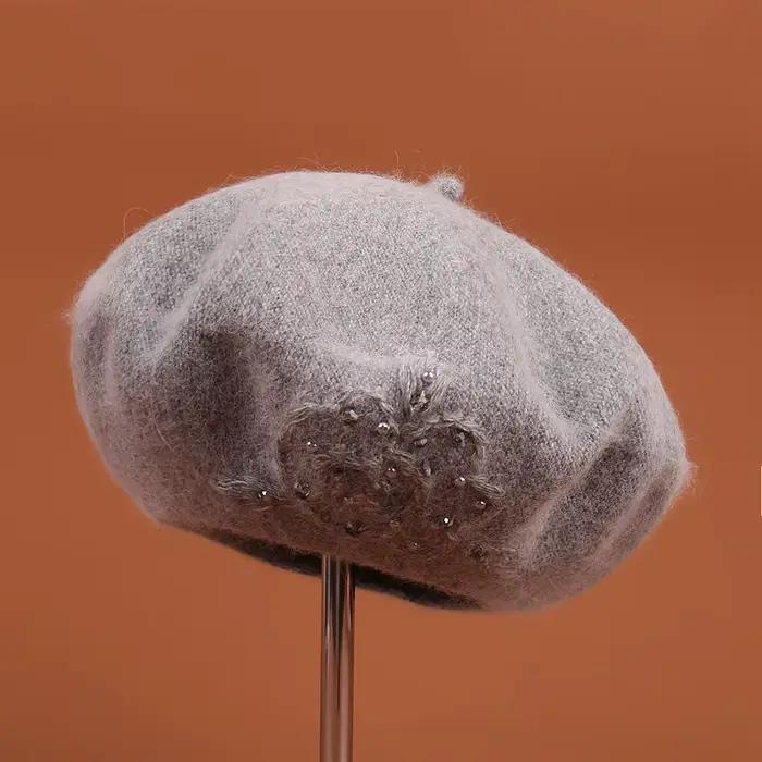 Béret femme hiver Angora tricot chapeau fleur perles chaud doux accessoire pour l'automne Sports de plein air temps froid