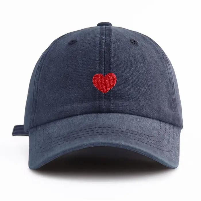 Casquette de baseball délavée brodée de cœur rouge pour adultes