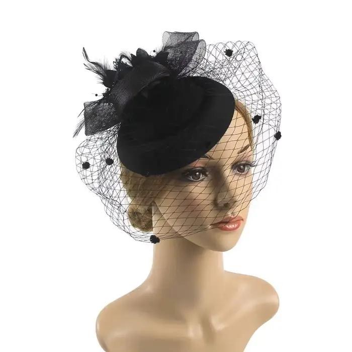 Audrey Hepburn – petit chapeau en voile élégant de Style français