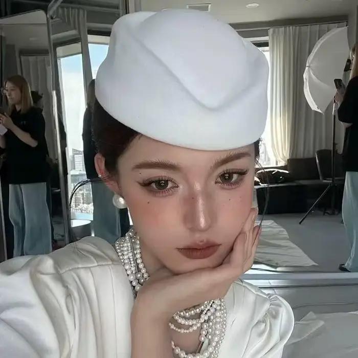 Béret d'hôtesse de l'air vintage noir à calotte plate pour femme accessoire multifonction printemps automne plage style élégant