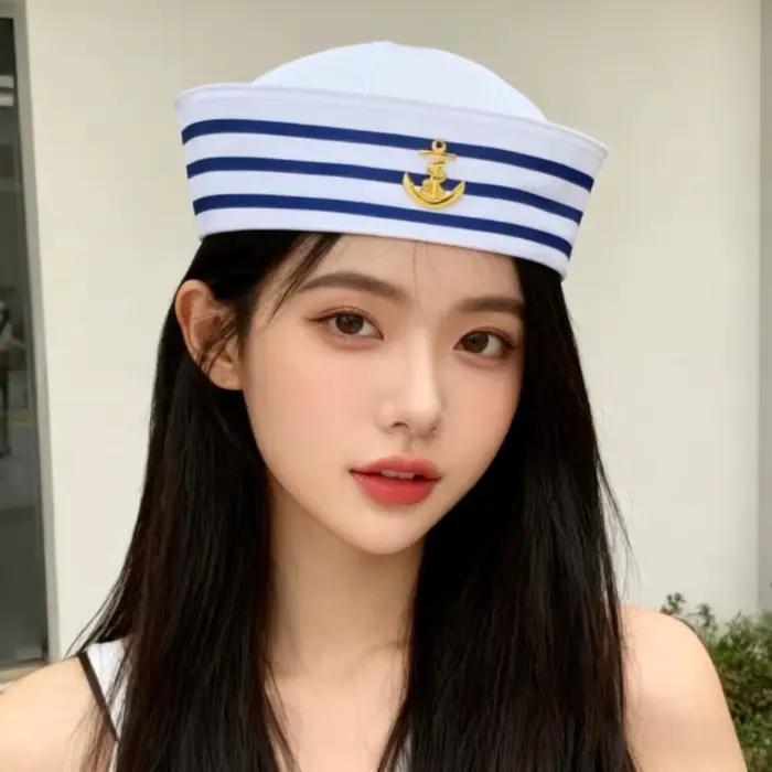 Chapeau de capitaine de yacht pour déguisement de marin