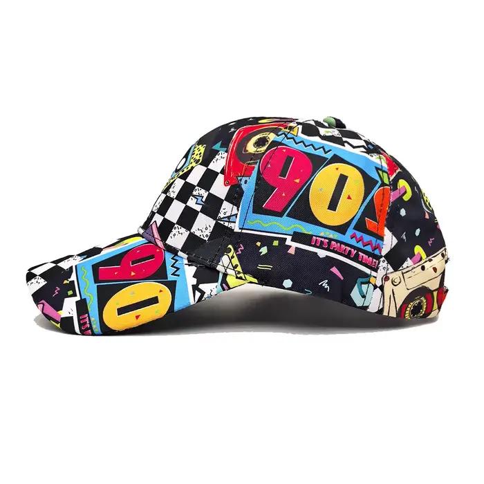 Casquette de baseball classique des années 90 à motif graffiti aléatoire