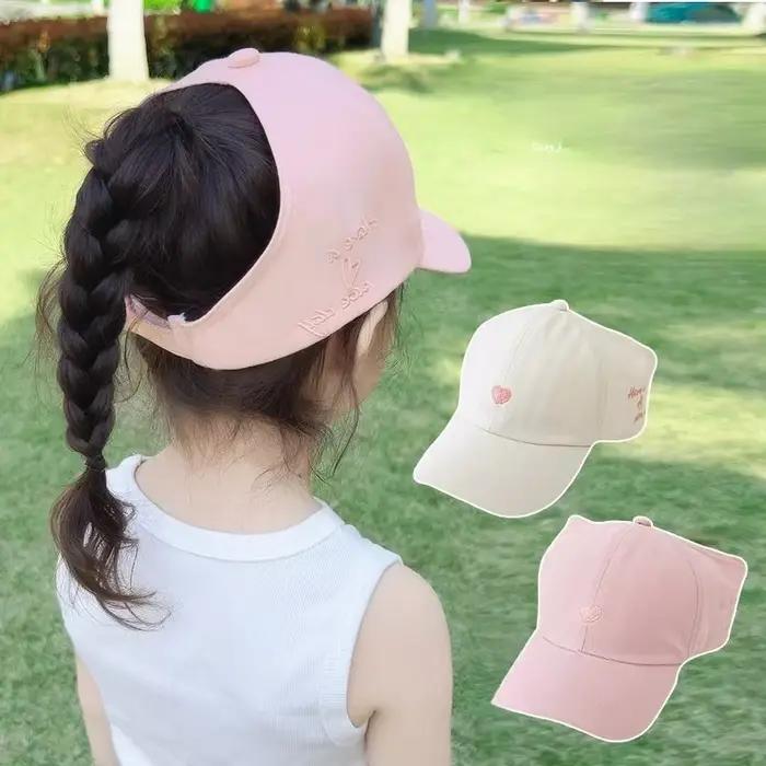 Casquette de baseball brodée en forme de cœur pour filles