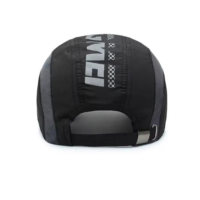 Casquette à visière légère