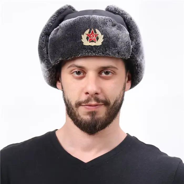 Casquette russe avec Badge soviétique