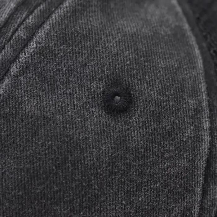 Casquette de baseball vintage en polyester délavé avec visière en denim pour protection UV et confort respirant pour hommes occasions spéciales