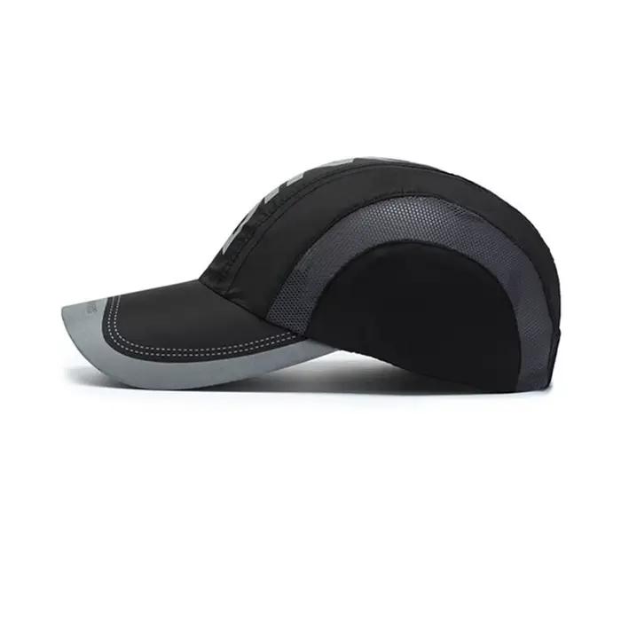 Casquette à visière légère