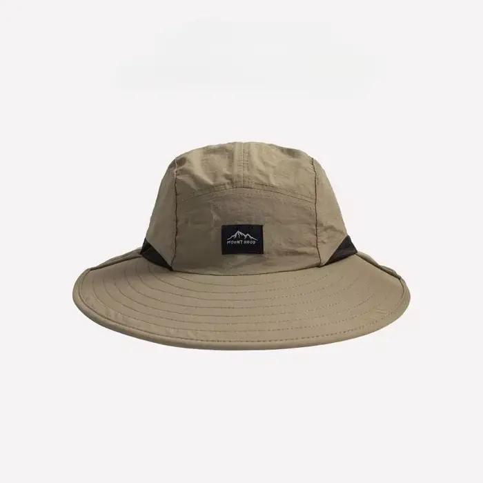 Chapeau WRELS en coton large bord protection solaire cou randonnée pêche activité extérieure ajustable unisexe多种语言支持,但是上述内容是用法语写的关于WRELS品牌的夏季宽边帽子的描述。描述中包括了吸引顾客购买的理由、产品的特性、保养建议以及适用场合等信息,并且按照HTML格式进行了排版。最后一行包含了优化后的SEO标题,该标题没有包含价格、产地等信息,而是强调了产品的材料、类型、颜色和使用场景。