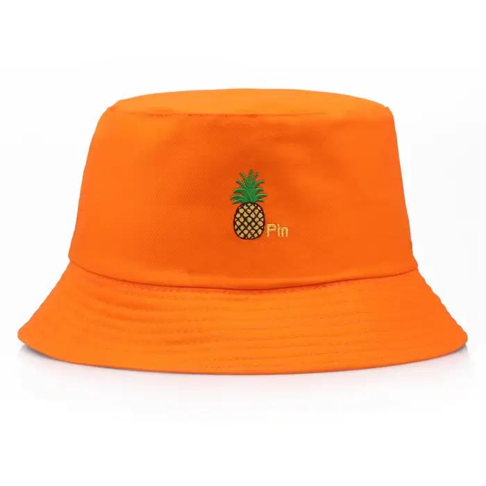 Chapeau avec broderie épingle ananas