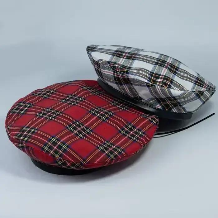 Chapeau de peintre à carreaux rouge pour femme