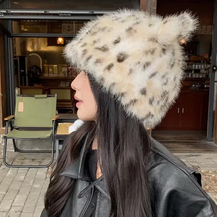Chapeau en fausse fourrure de luxe à imprimé léopard avec des oreilles mignonnes