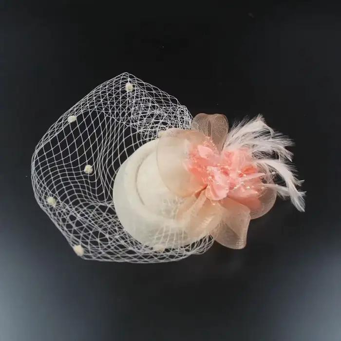 Audrey Hepburn – petit chapeau en voile élégant de Style français