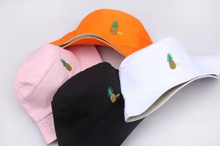 Chapeau avec broderie épingle ananas