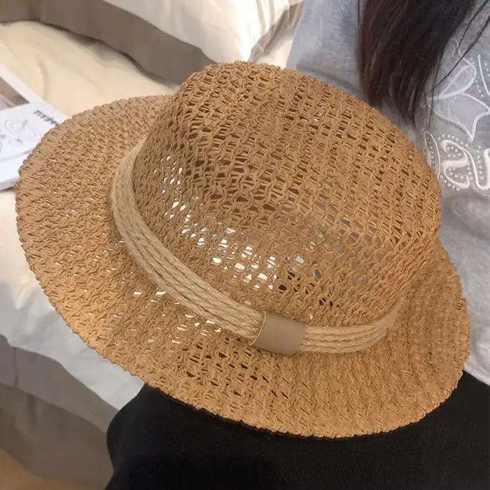 Chapeau de soleil vintage en paille tressée ajourée à large bord