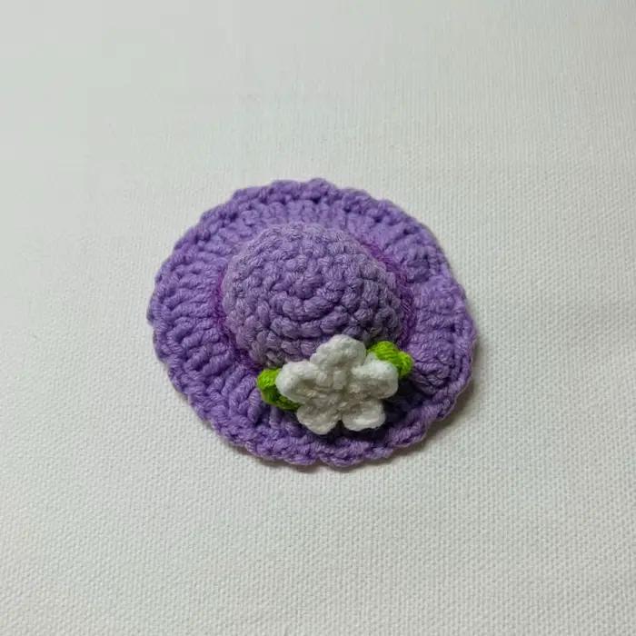 Accessoires de décoration de mini chapeaux au crochet en coton motif floral pour vêtements bijoux et décoration de maison occassions spéciales