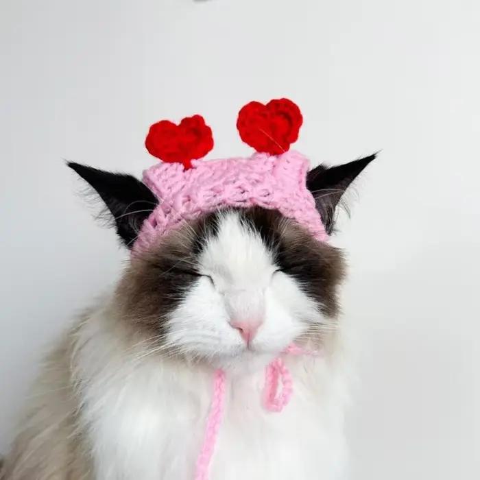 Chapeau en forme de cœur de pêche pour chats et petits chiens, accessoire mode en coton pour animaux de compagnie, tenues pour chats et chiens, vêtements pour animaux de compagnie, accessoires de mode pour animaux de compagnie